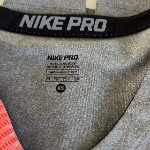 NIKE TOPS - Picture 8 of 9